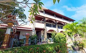 Lotus Friendly Hotel